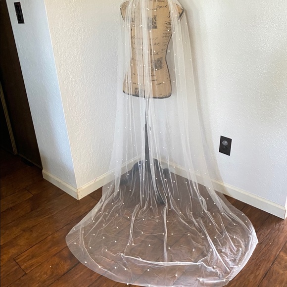 Wedding vail with pearls - Picture 10 of 10